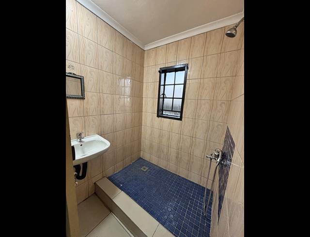 3 BEDROOM HOUSE FOR SALE IN REDFERN